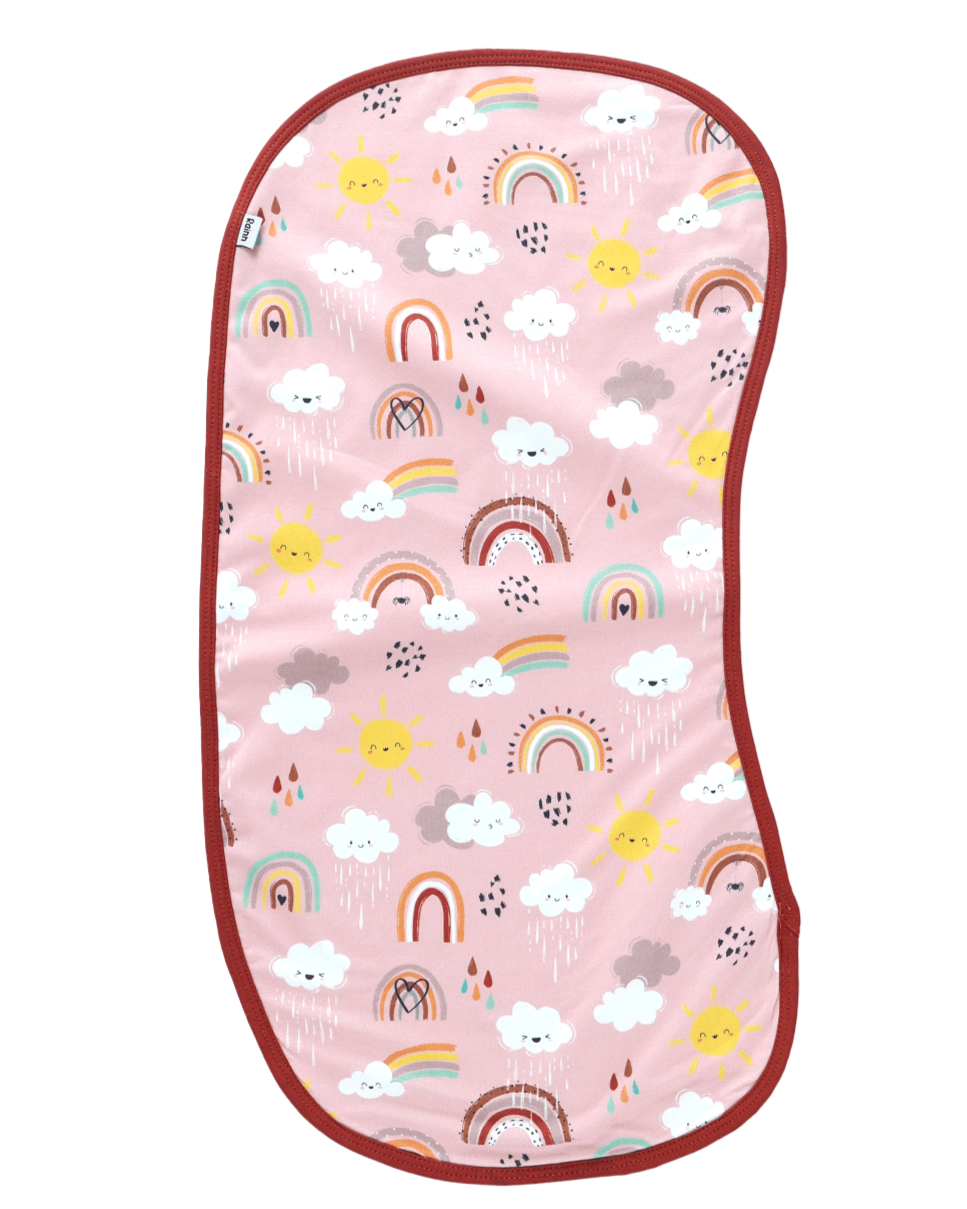 Bamboo Burp Cloth with rainbow design, double-layered and extra absorbent, perfect for parents and babies, hypoallergenic and breathable.
